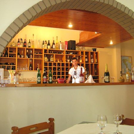 Marie Hotel Acharavi  Ngoại thất bức ảnh