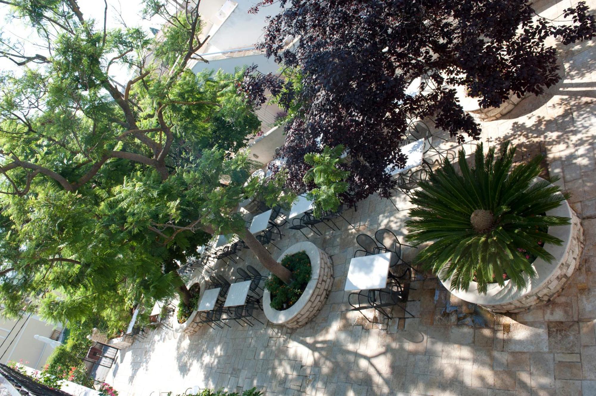 Marie Hotel Acharavi  Ngoại thất bức ảnh