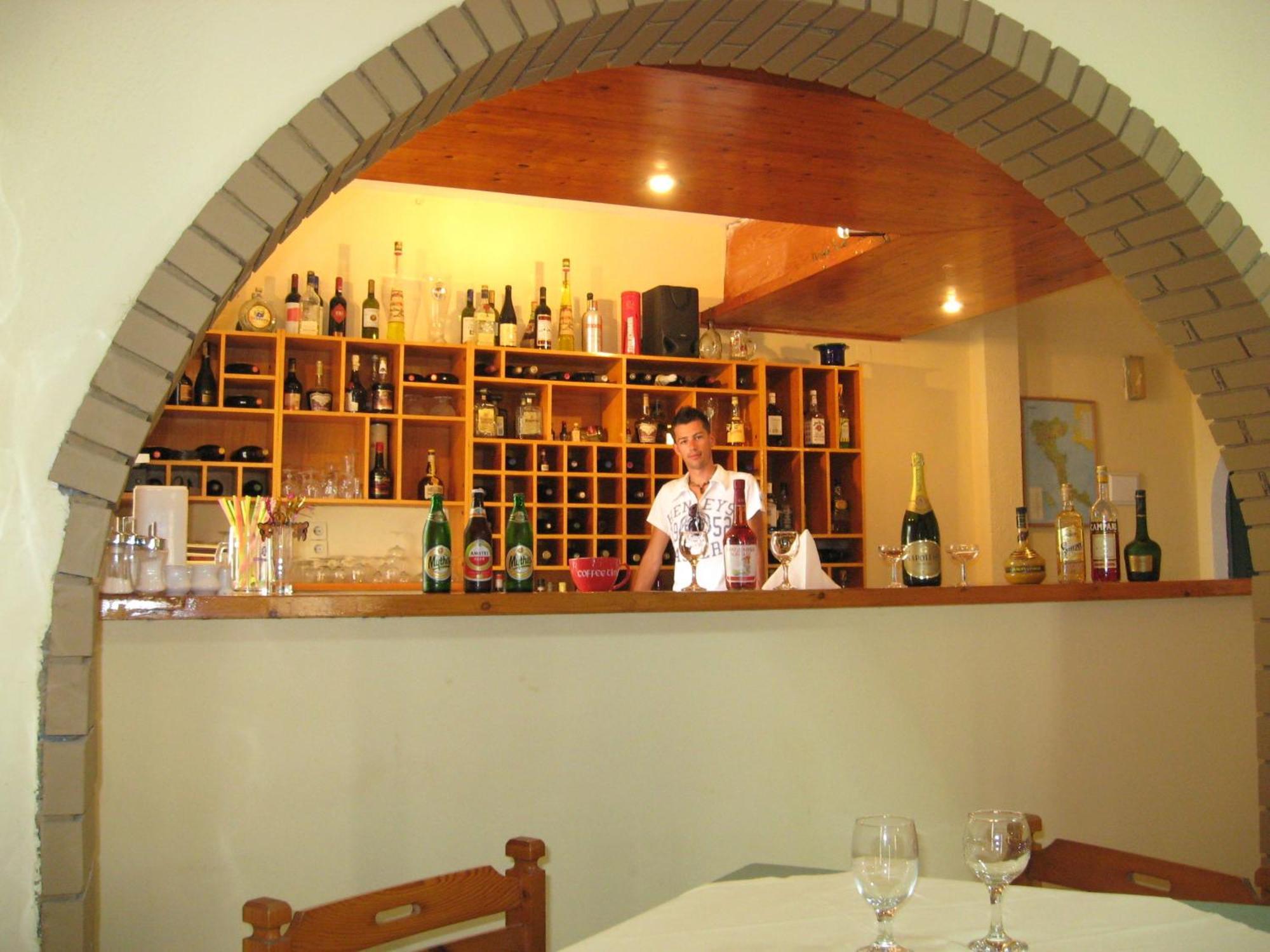 Marie Hotel Acharavi  Ngoại thất bức ảnh